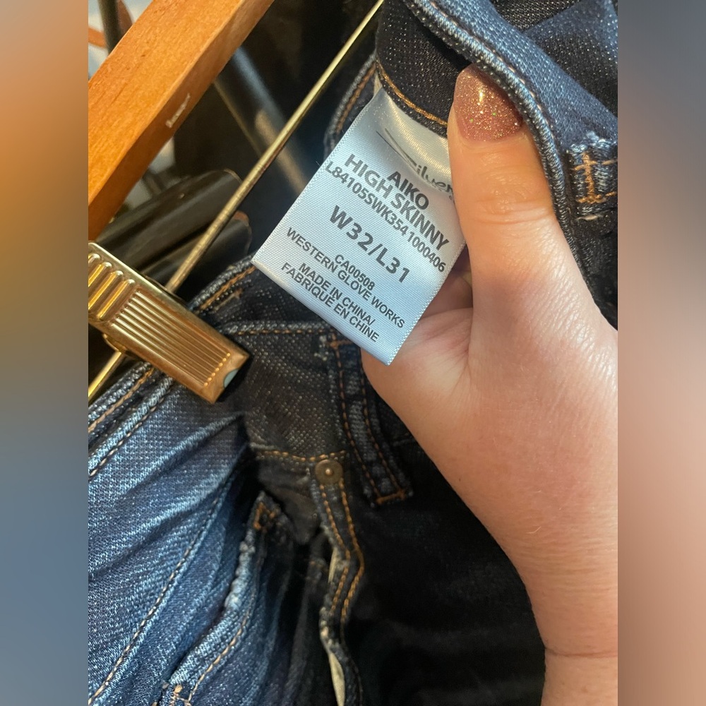 Silver Jeans, dark wash with a worn in look. Size W32/L31 AIKO high skinny - Picture 3 of 4